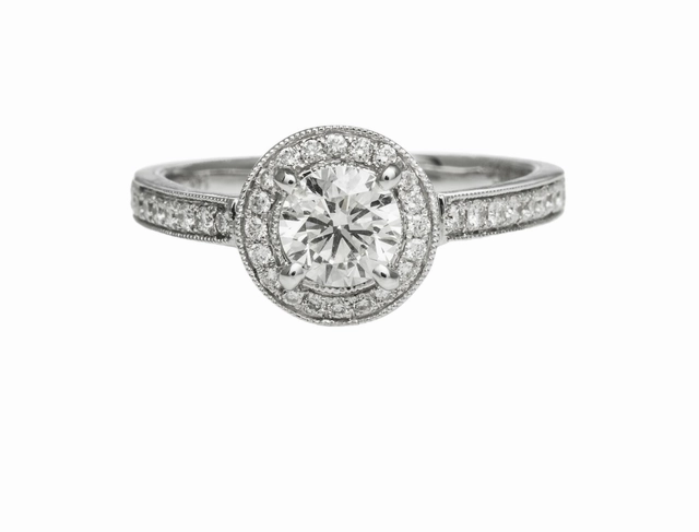 Urban Mood Luxury Expression 14 Karat White Gold Miligrain Halo Engagement Ring (.86cttw)