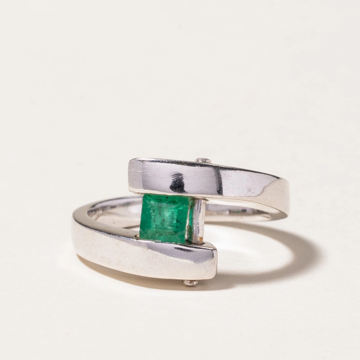 Sunset Style Neutral Glow 14k White Gold Emerald Bypass Ring | 0.24ct | SZ 3.5