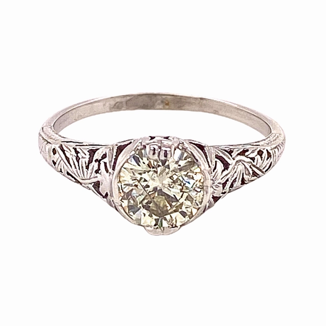 Sentimental Ornament High-End Style 18 Karat White Gold Filigree Diamond Engagement Ring (.98cttw)
