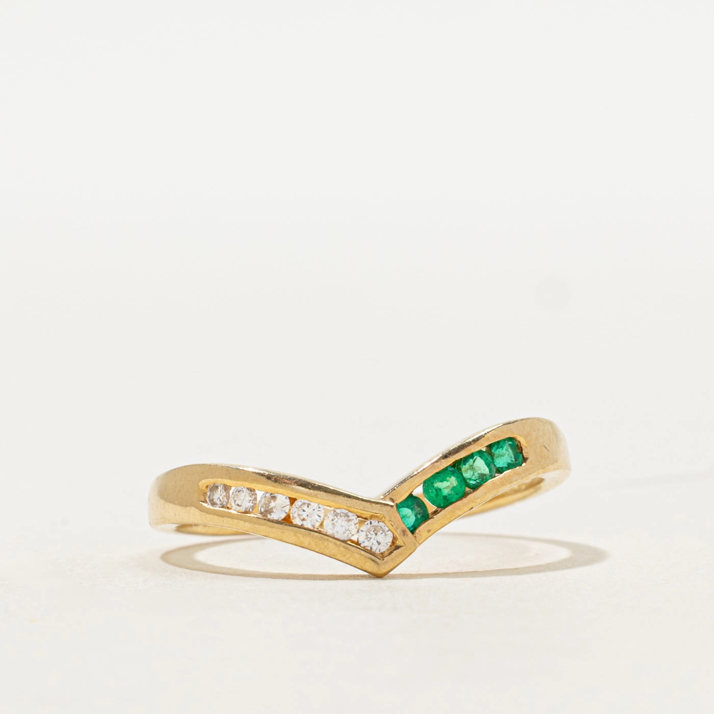 18k Channel Set Emerald & Diamond Chevron Ring | 0.15ctw, 0.10ctw | SZ 7.75 Cool Form
