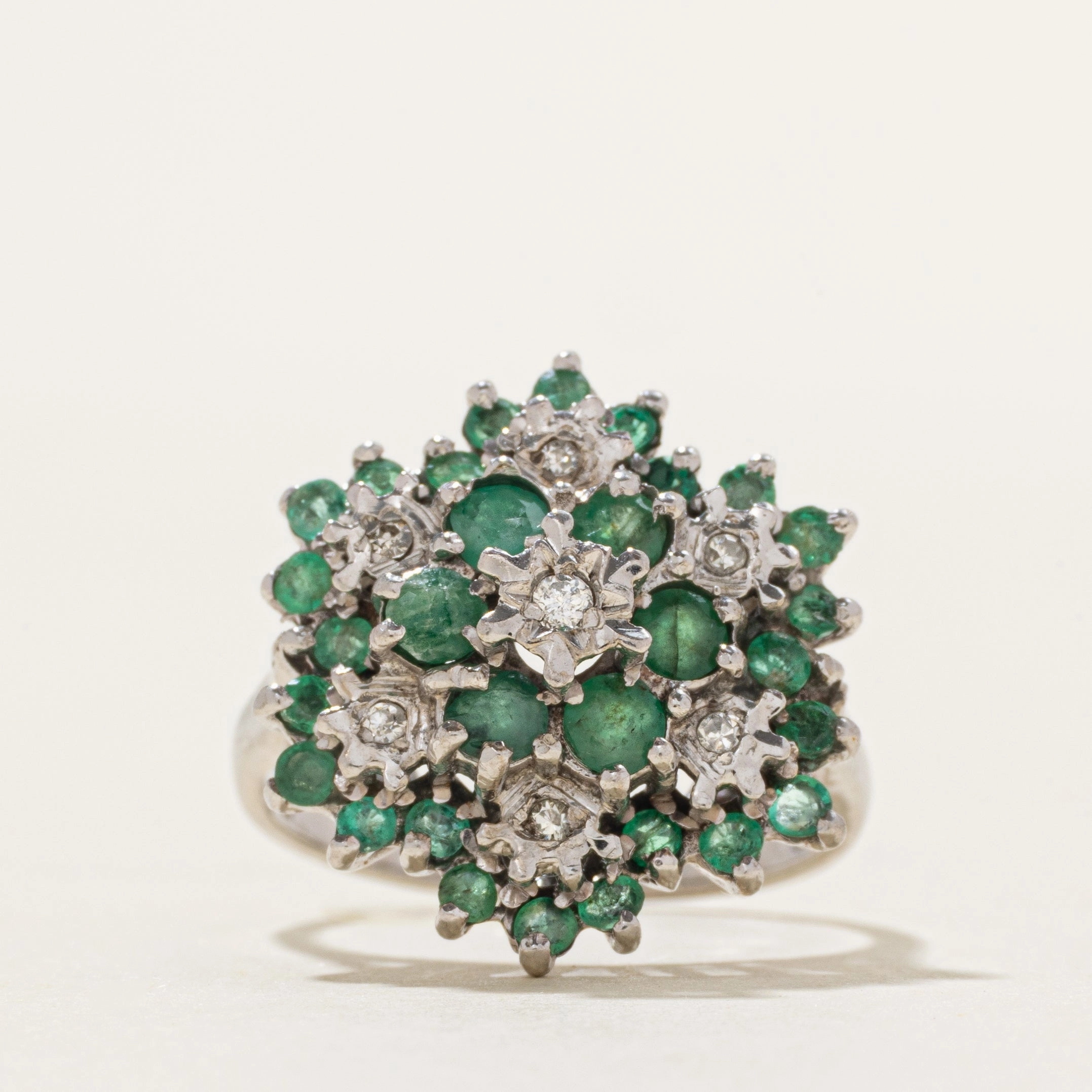 Everyday Fashion Polished Surface 18k Emerald & Diamond Cluster Cocktail Ring | 1.02ctw, 0.06ctw | SZ 6.5