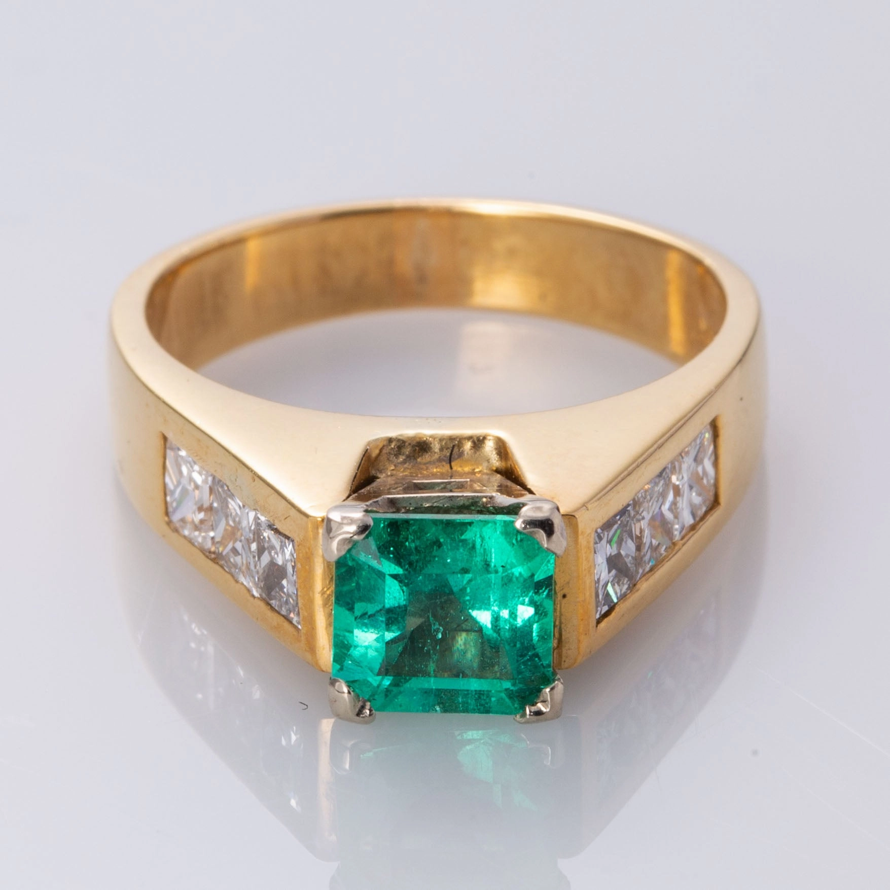 Minimal Feature Dressy look 18K Yellow Gold Emerald and Diamond Ring | 1.14 ct, 0.75 ctw | SZ 6.25 |