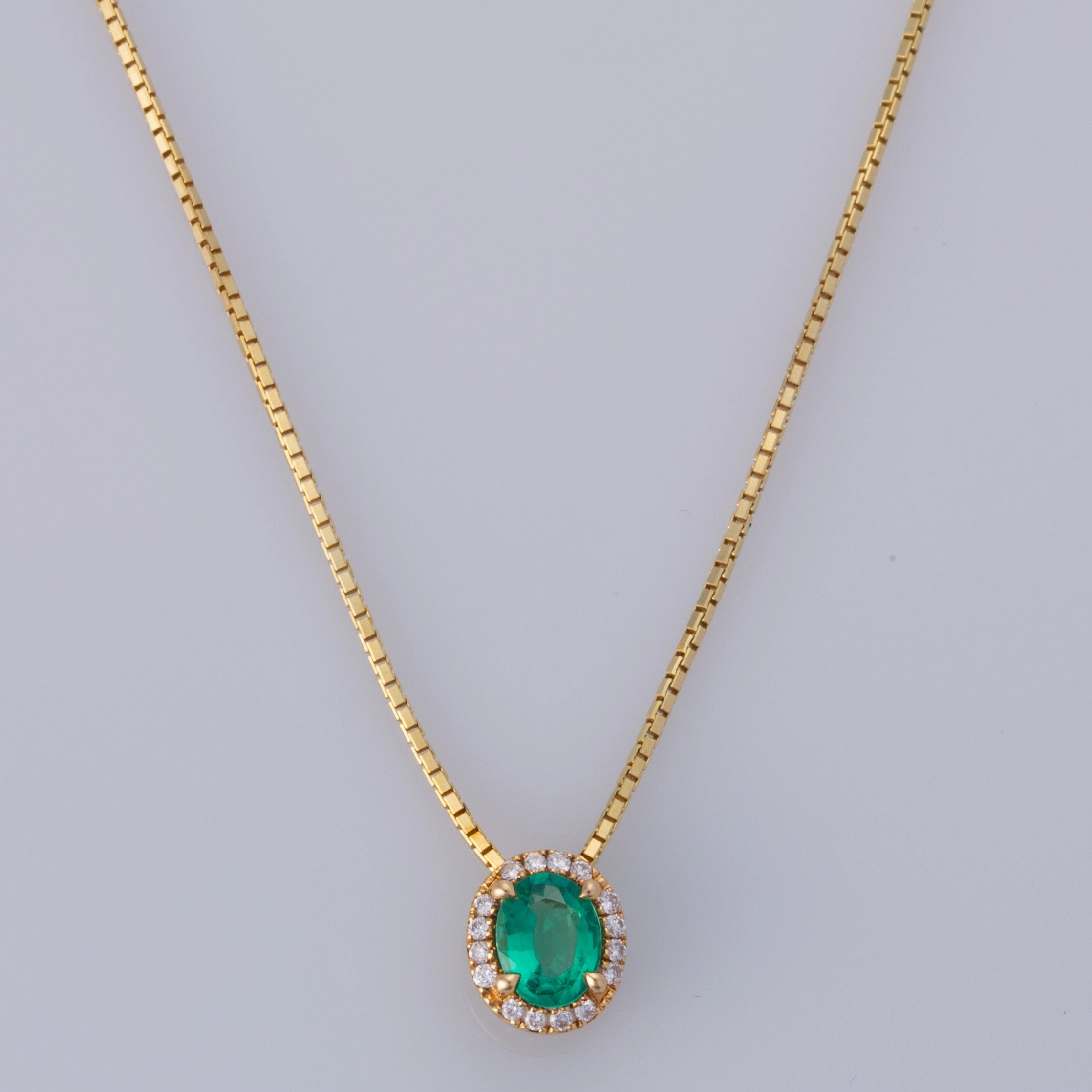 18K Yellow Gold Emerald Diamond Necklace | 0.42ct, 0.10ctw | 16"| Timeless Jewelry Smooth Surface