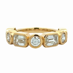 Polished Outline 18ky 7-Stone Diamond Anniversary Band (2.75cttw)