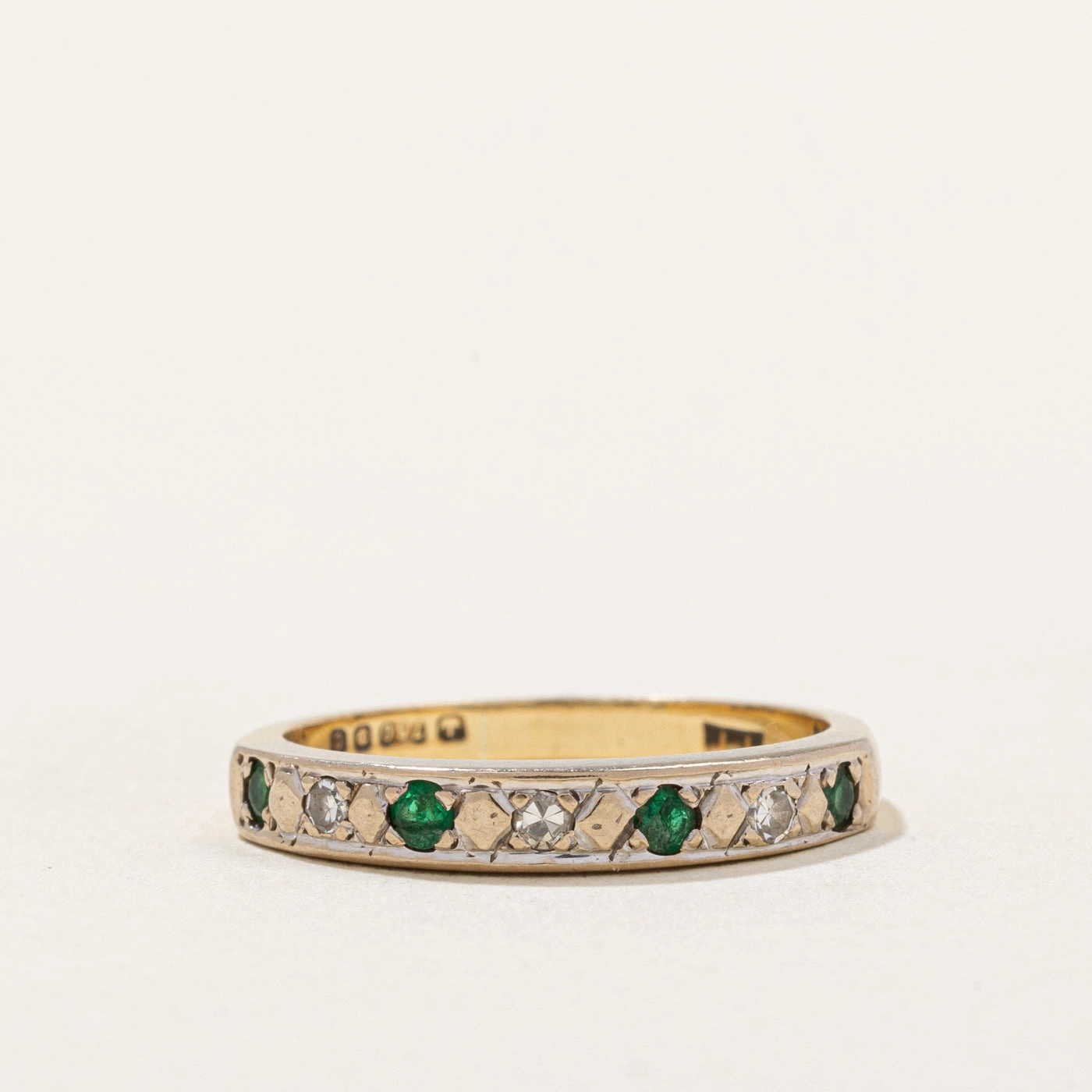 Sleek Sparkle Urban Accent 1977 London Emerald & Diamond Ring | 0.12ctw, 0.045ctw | SZ 5.25 |