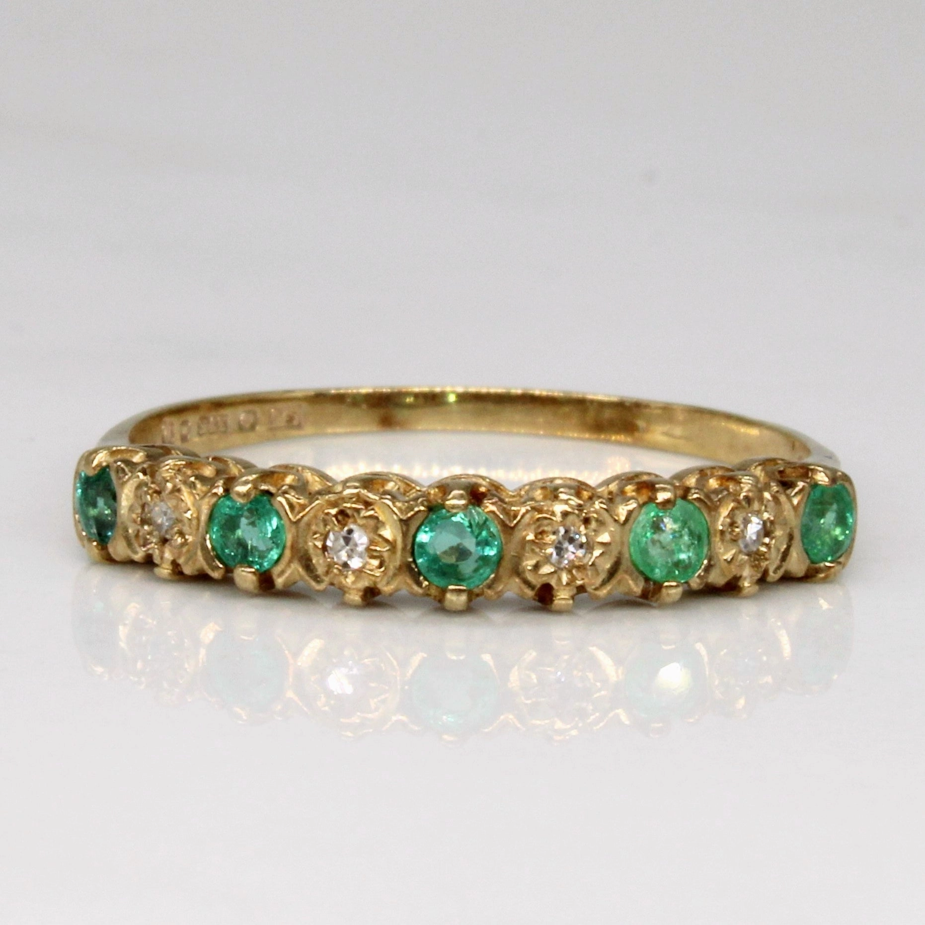 Luxurious Detail Glam Night 1986 London Emerald & Diamond Ring | 0.12ctw, 0.02ctw | SZ 7.75 |