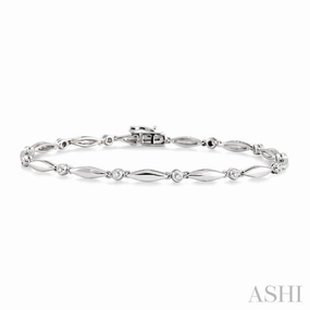 Extensive Collection 1/4 Ctw Boat Shape Round Cut Diamond Bracelet in 10K White Gold