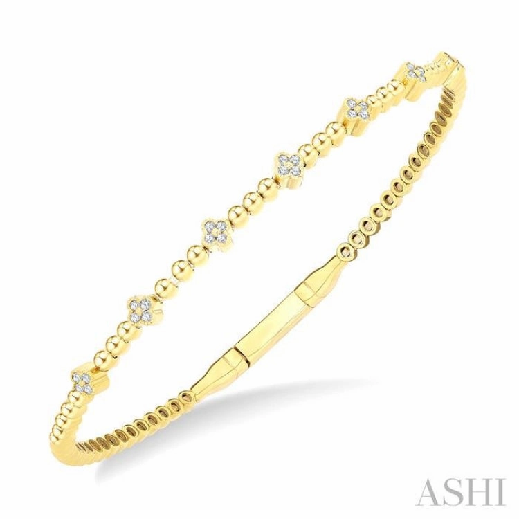 Trusted Combinations 1/6 Ctw Round Cut Diamond Clover Bead Fashion Bangle in 10K Yellow Gold