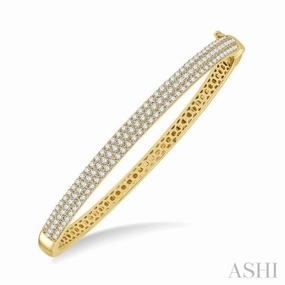 Core Item Balanced Composition 2 Ctw Round Cut Diamond Fashion Bangle in 14K Yellow Gold