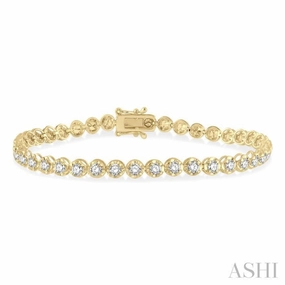 Conversation starter 3 Ctw Round Cut Diamond Illusion Tennis Bracelet in 14K Yellow Gold