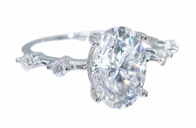 Lightweight Expression Beautiful Embellishment 4.5 Carat Oval Engagement Ring | S925 | Moissanite