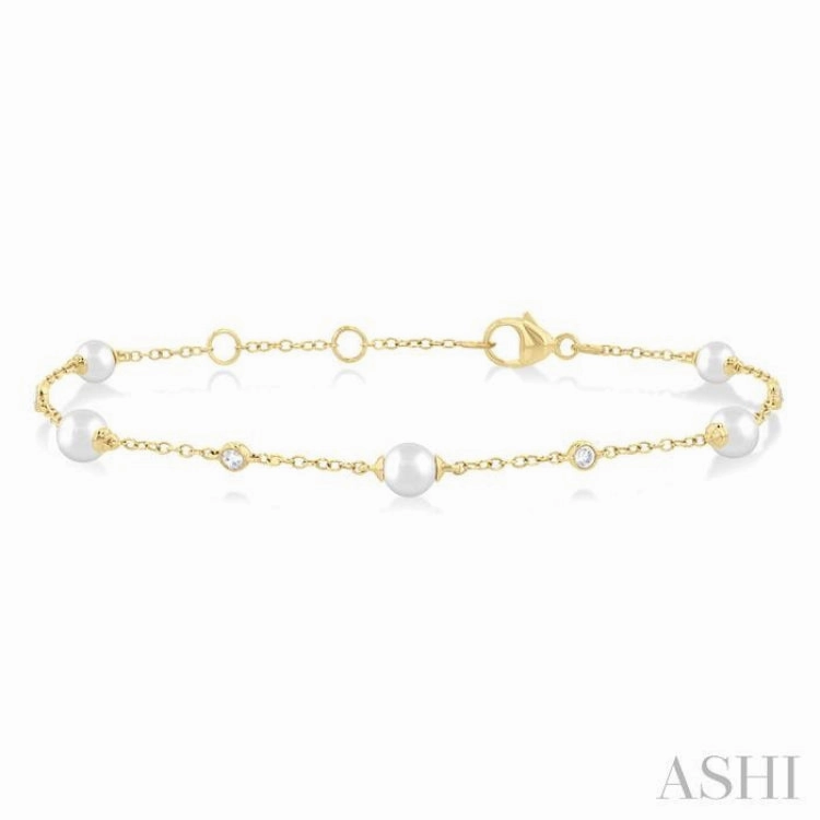 Characteristic Example Thoughtful Present 4 MM Round Shape Cultured Pearl and 1/20 Ctw Round Cut Diamond Fashion Station Bracelet in 14K Yellow Gold