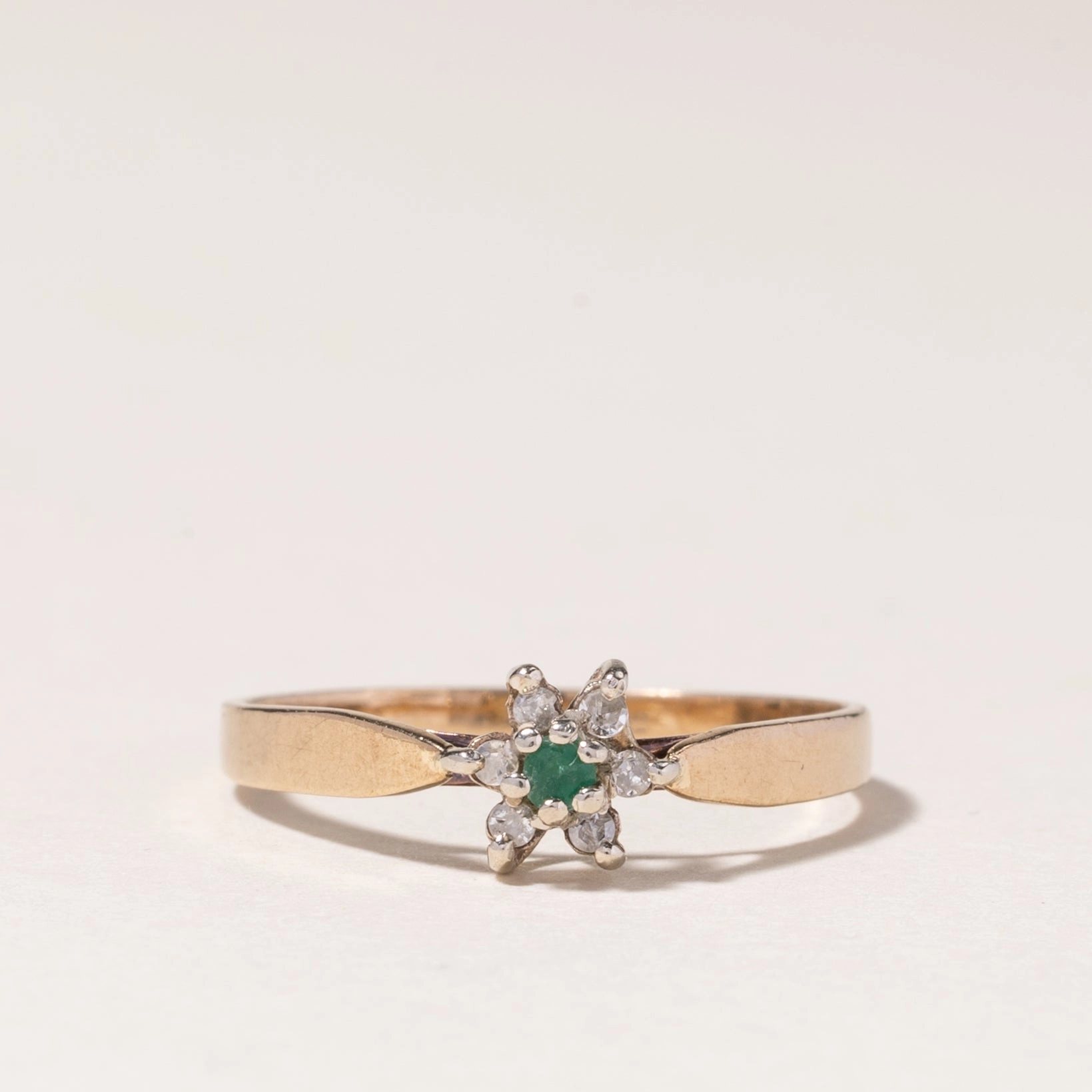Charming Jewelry Pieces 8k Yellow Gold Emerald & Diamond Ring | 0.03ct, 0.03ctw | SZ5.75 |