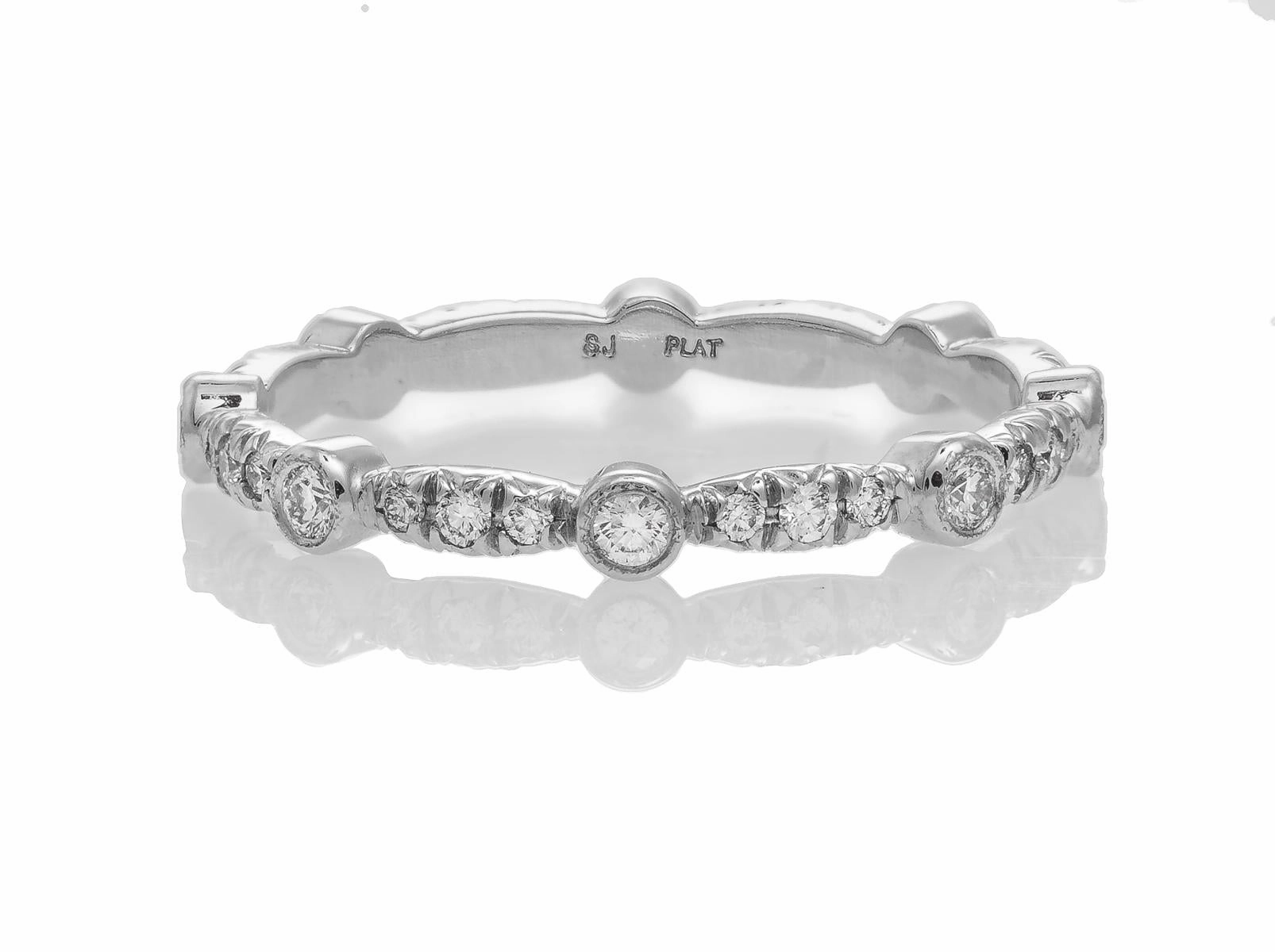 Elegant Motion ALTERNATING BEZEL SET AND FRENCH PAVE DIAMOND ETERNITY BAND