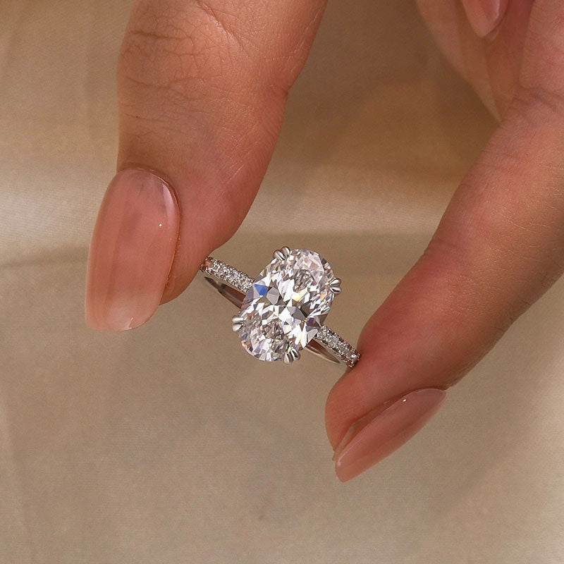 Distinctive Touch Pieces Modern Form Louily Gorgeous Oval Cut Simulated Diamond Engagement Ring In Sterling Silver