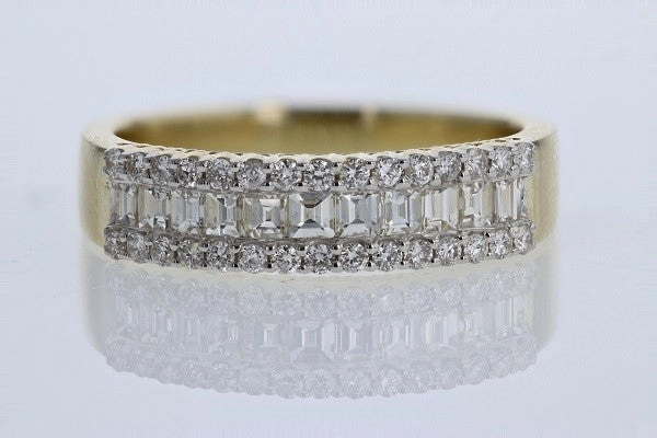 Wonderful Art Baguette And Round .68 Cttw Diamond Ring 14k Yellow Gold