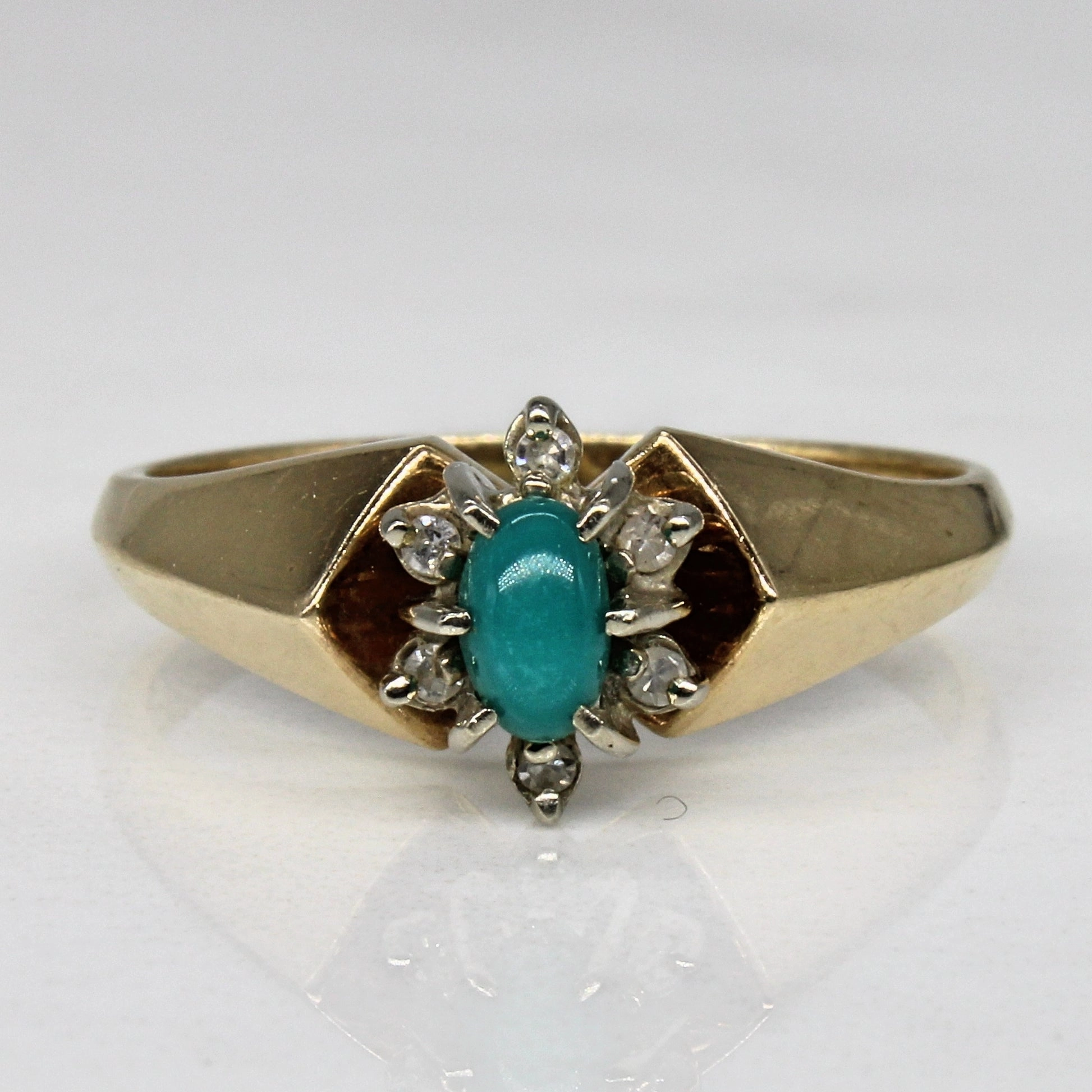 Luxury Night Glamorous Mood Chrysoprase & Diamond High Set Ring | 0.18ct, 0.06ctw | SZ 7.25 |
