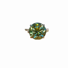 Green Diamond Ring | 18K Gold | Moissanite Shiny Expression exquisite design