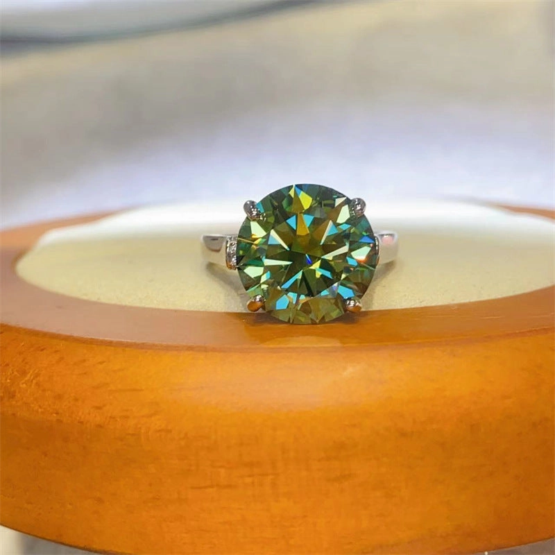 Autumn Fashion Green Diamond Ring | 18K Gold | Moissanite