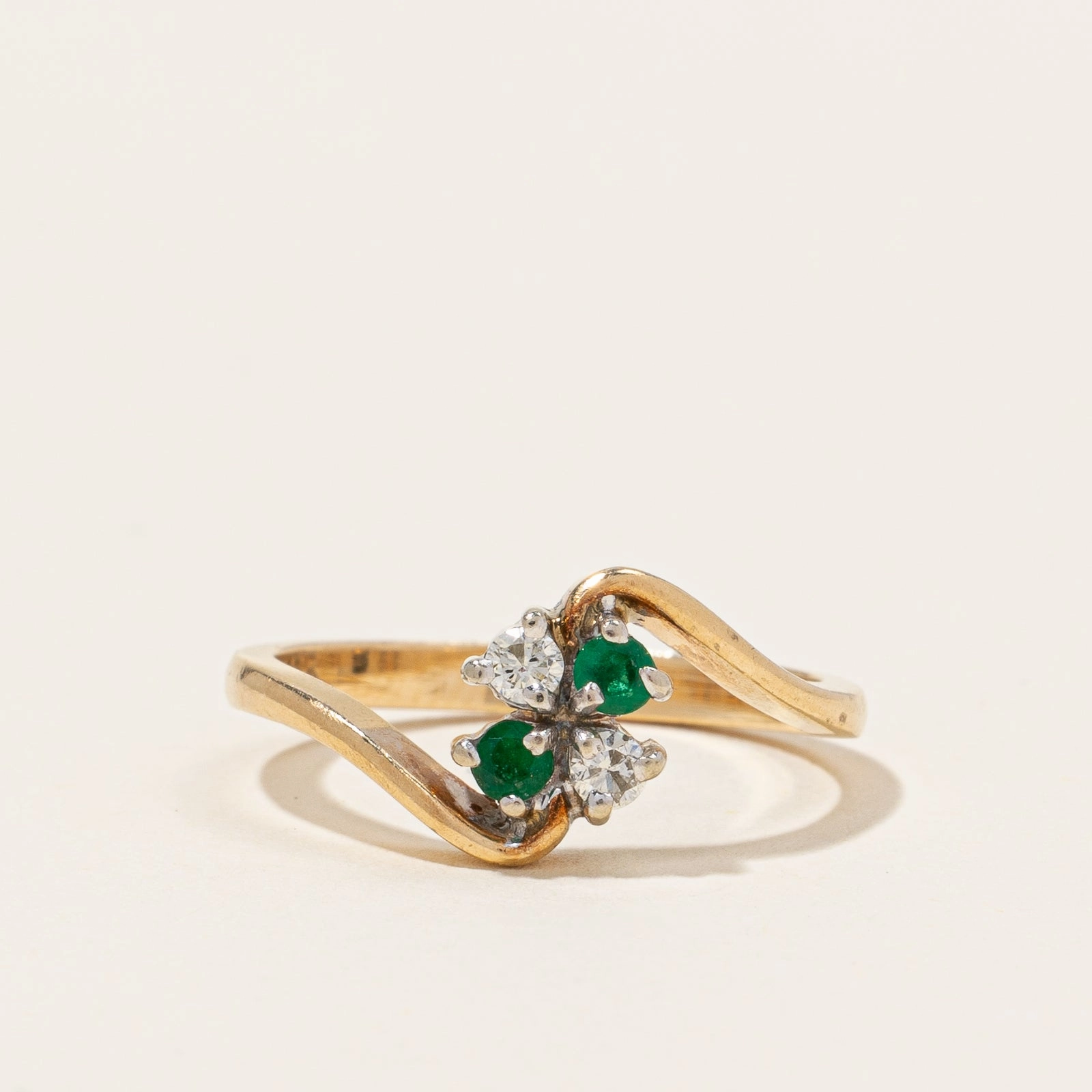 Casual accessory Signature Feature Bypass Emerald & Diamond Ring | 0.08ctw | 0.08ctw | SZ 5.75 |