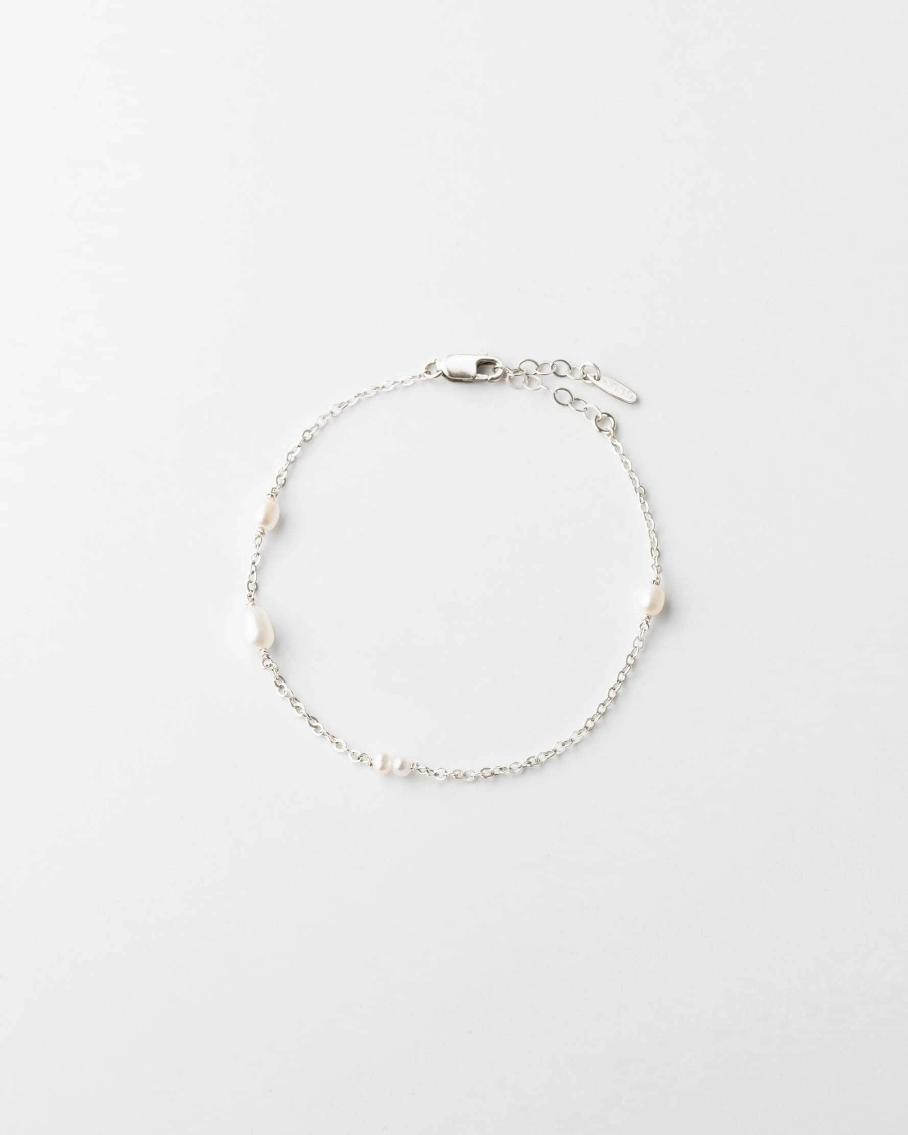 Summit Of Glam Floating Pearl Bracelet