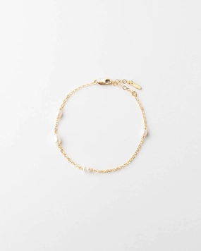 Clear Amalgamations Floating Pearl Bracelet