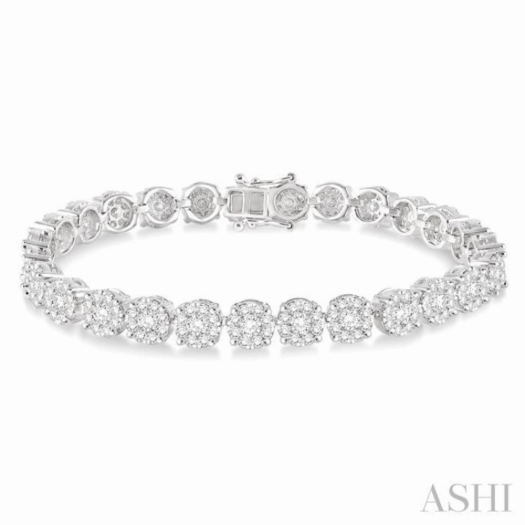 7 Ctw Round Cut Diamond Lovebright Tennis Bracelet in 14K White Gold Surprising Element
