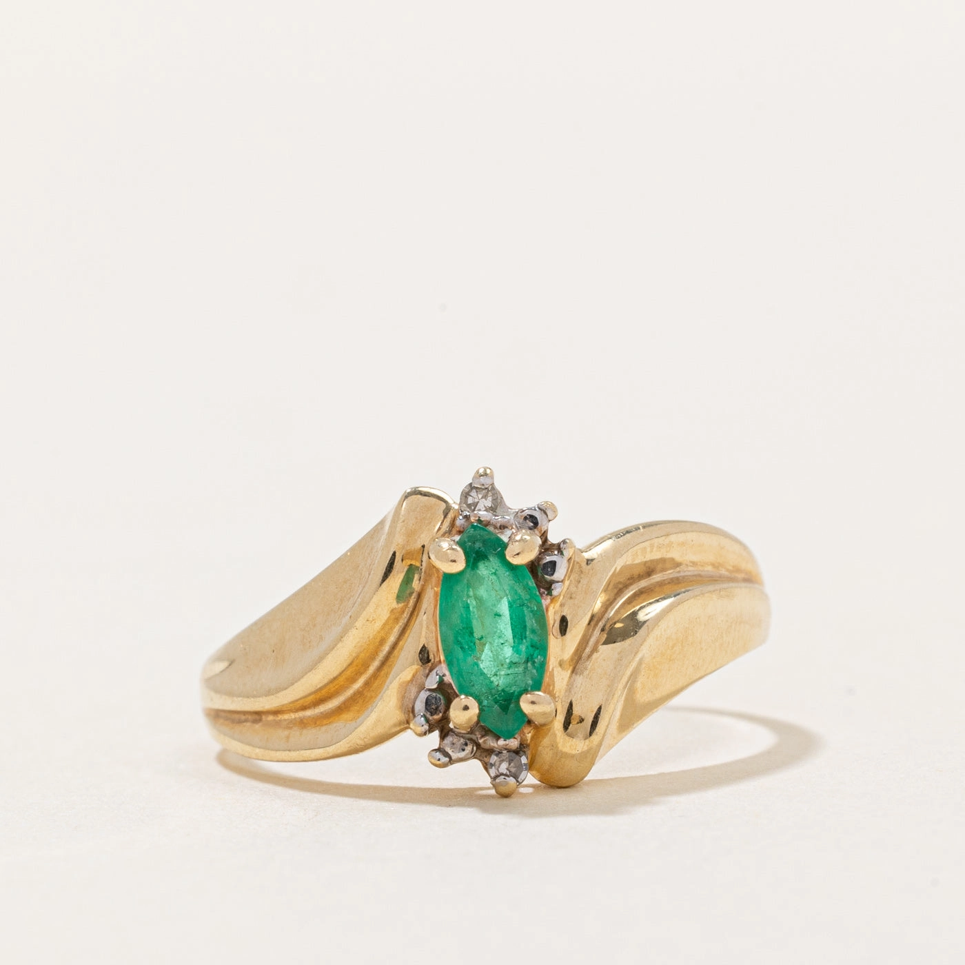 Emerald & Diamond Ring | 0.22ctw, 0.01ctw | SZ 6.75 | Elegant Pair