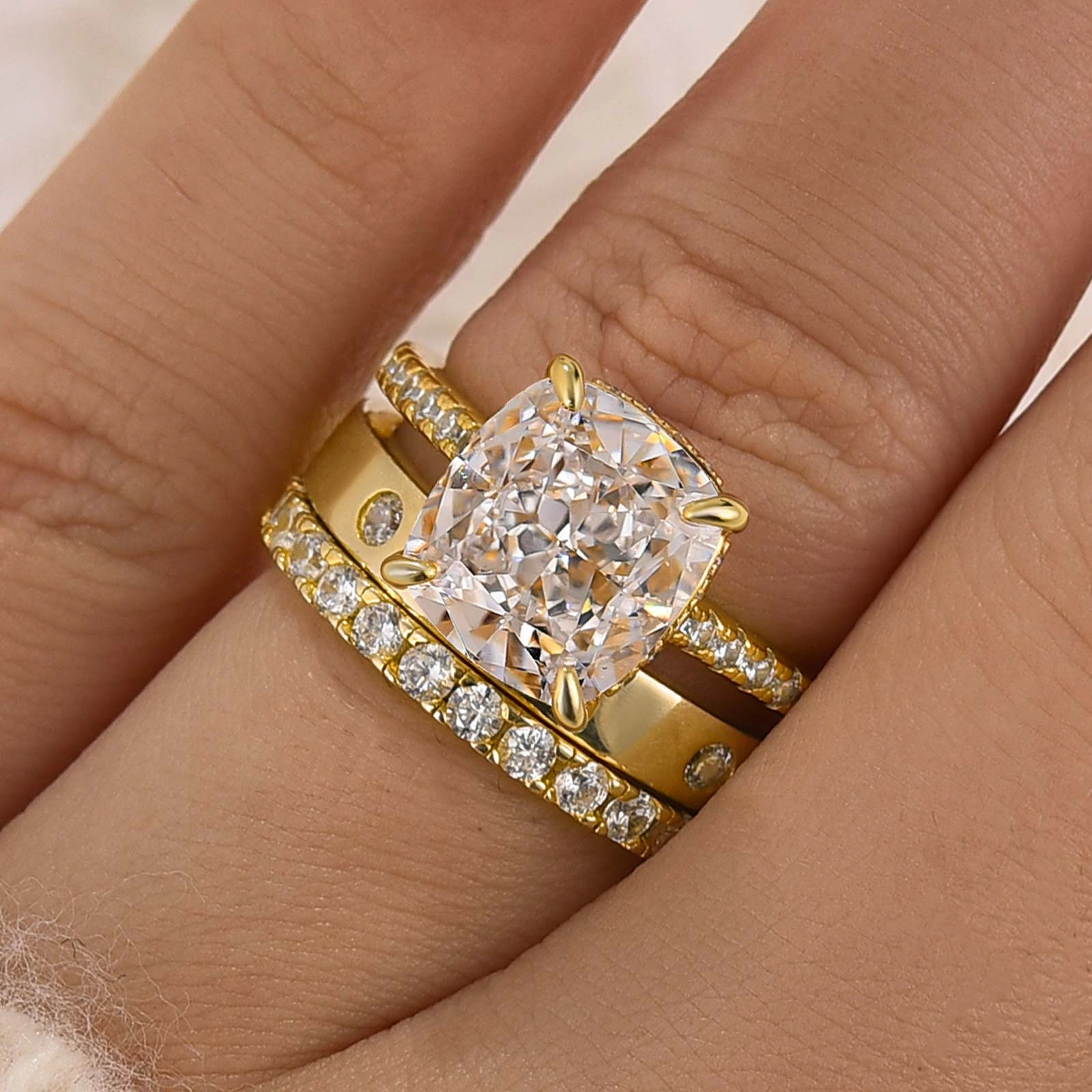 Minimal accessory 3PC 3.0Ct Cushion Cut Wedding Ring Set With Two Classic Wedding Bands