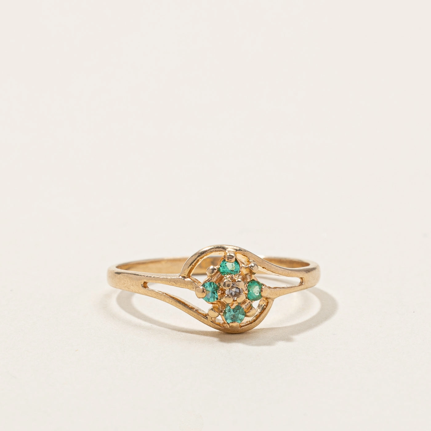 Cluster Emerald & Diamond Ring | 0.08ctw | 0.01ct | SZ 6 | Classic Pop
