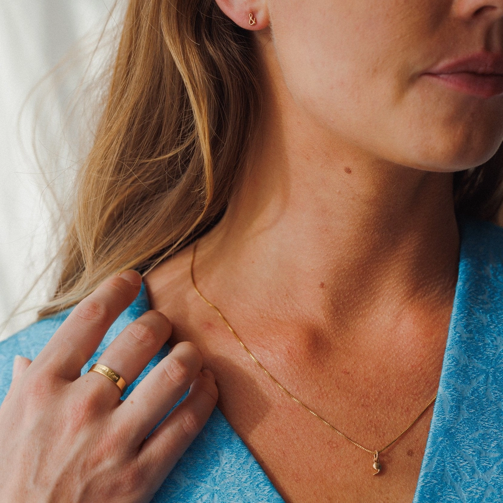 Stylish Contour Effortless Fit Comma Charm