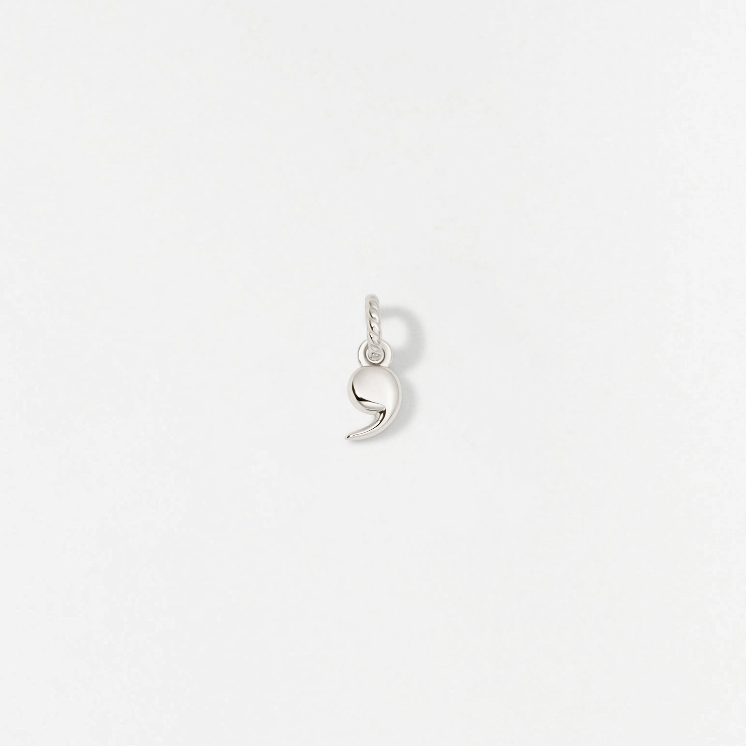 Chic Fusion Glossy Finish Comma Charm