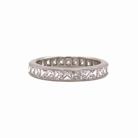 Artisan Shape FRENCH CUT BAGUETTE DIAMOND BAND