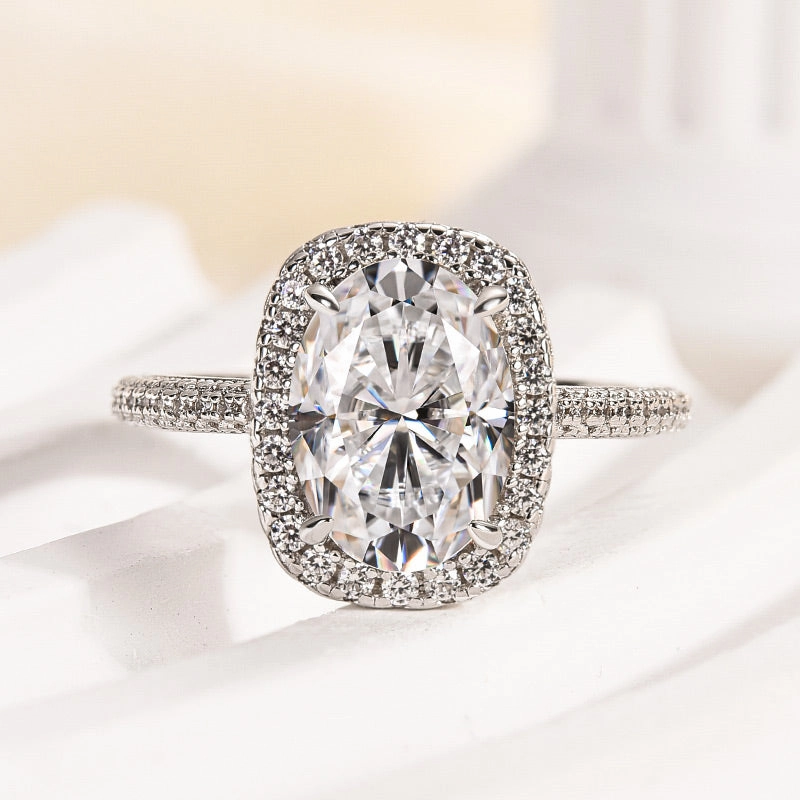 Louily Moissanite Special 2.5 Carat Halo Oval Cut Engagement Ring Art Deco Feel Trendy Fashion