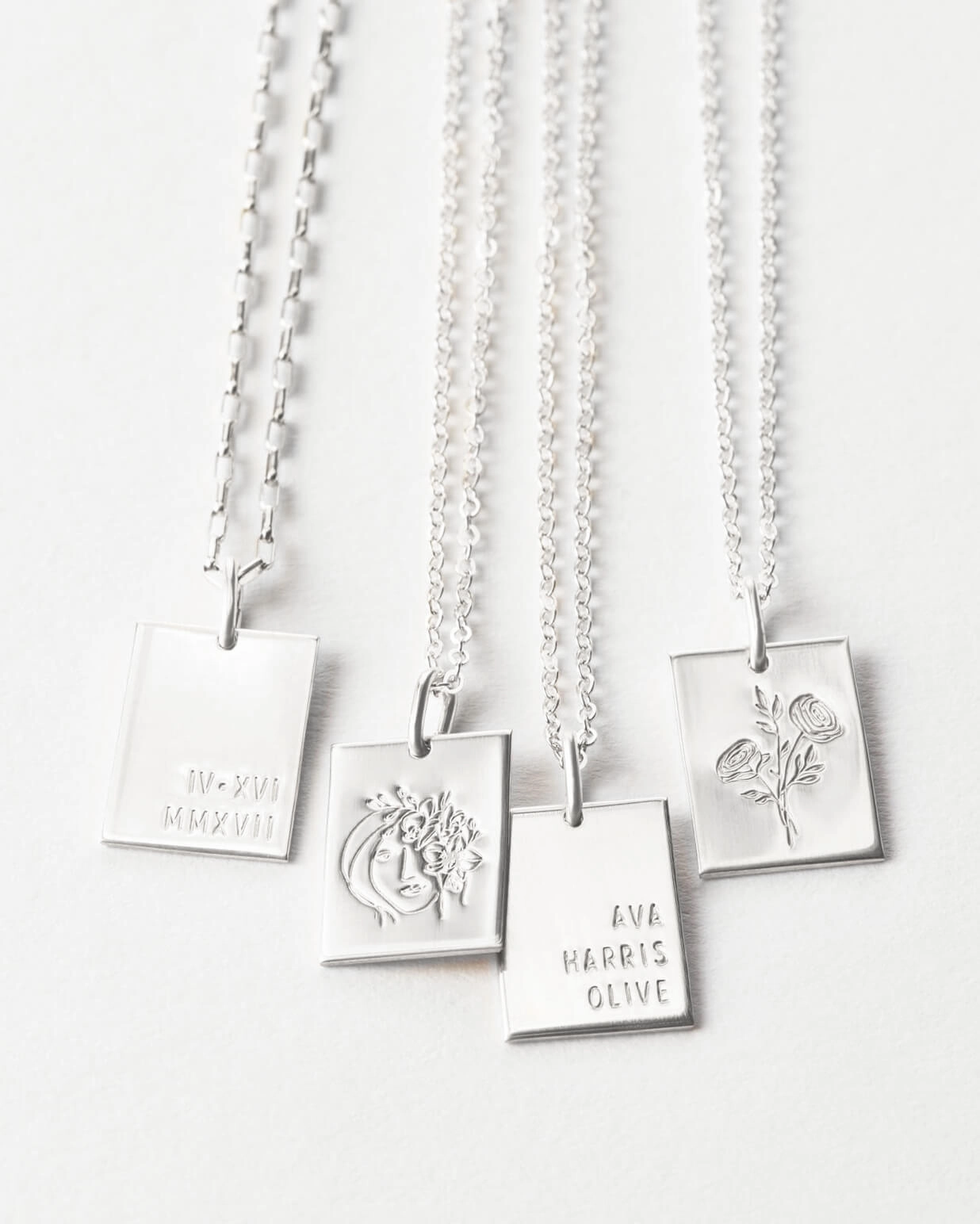 Personalized Marseille Necklace Minimal Beauty
