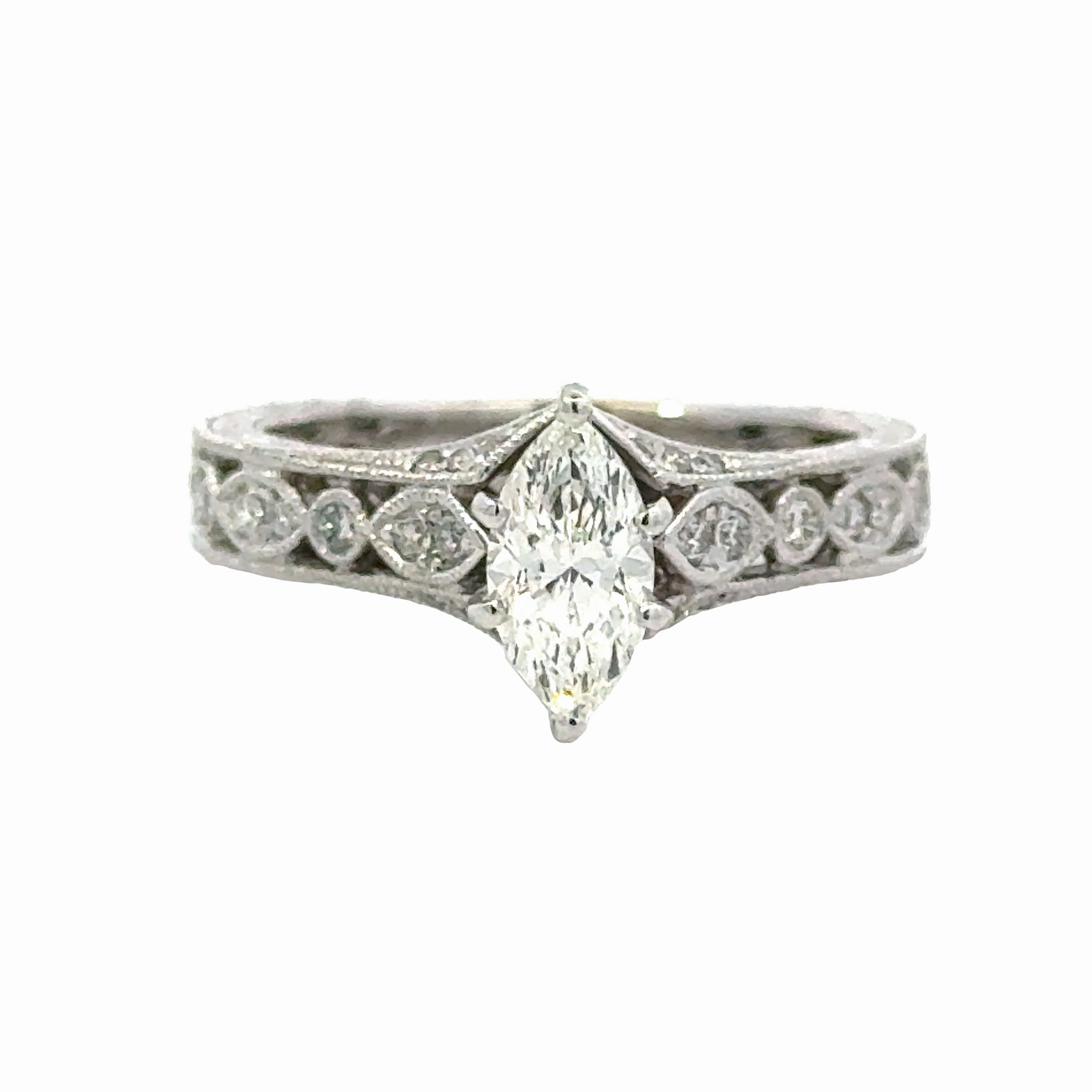 Unique Appearance Eternal Design 14 Karat White Gold Solitaire Filigree Antique Engagement Ring (.86cttw)