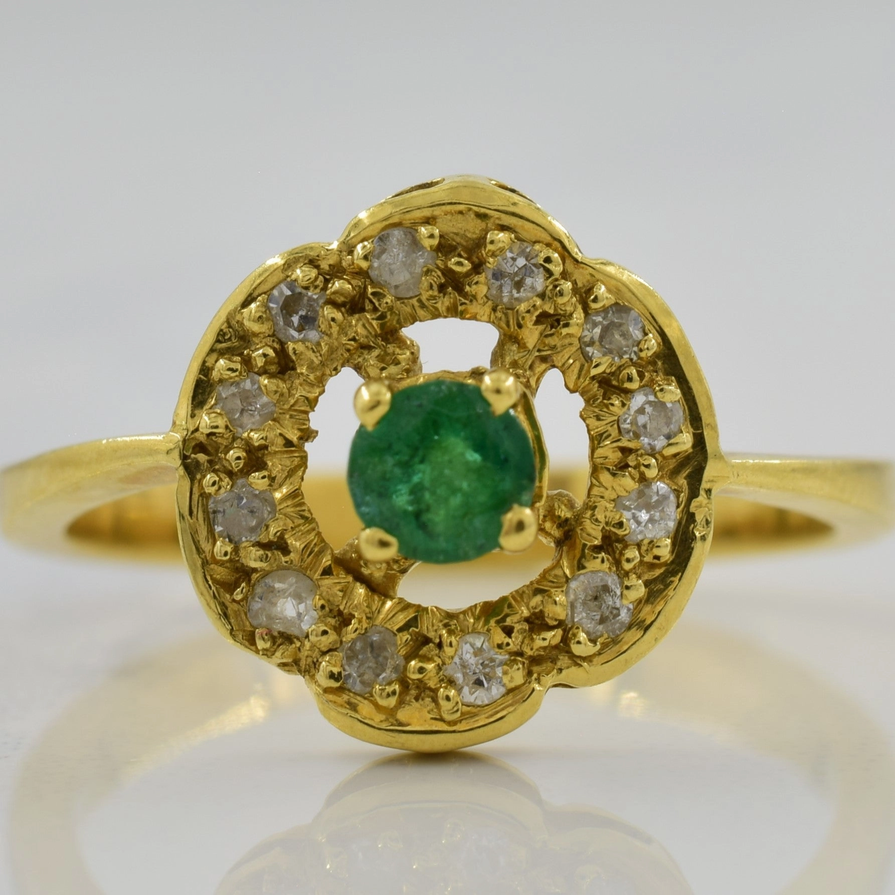 Emerald & Diamond Ring | 0.20ct, 0.12ctw | SZ 6.75 | Clean Detail