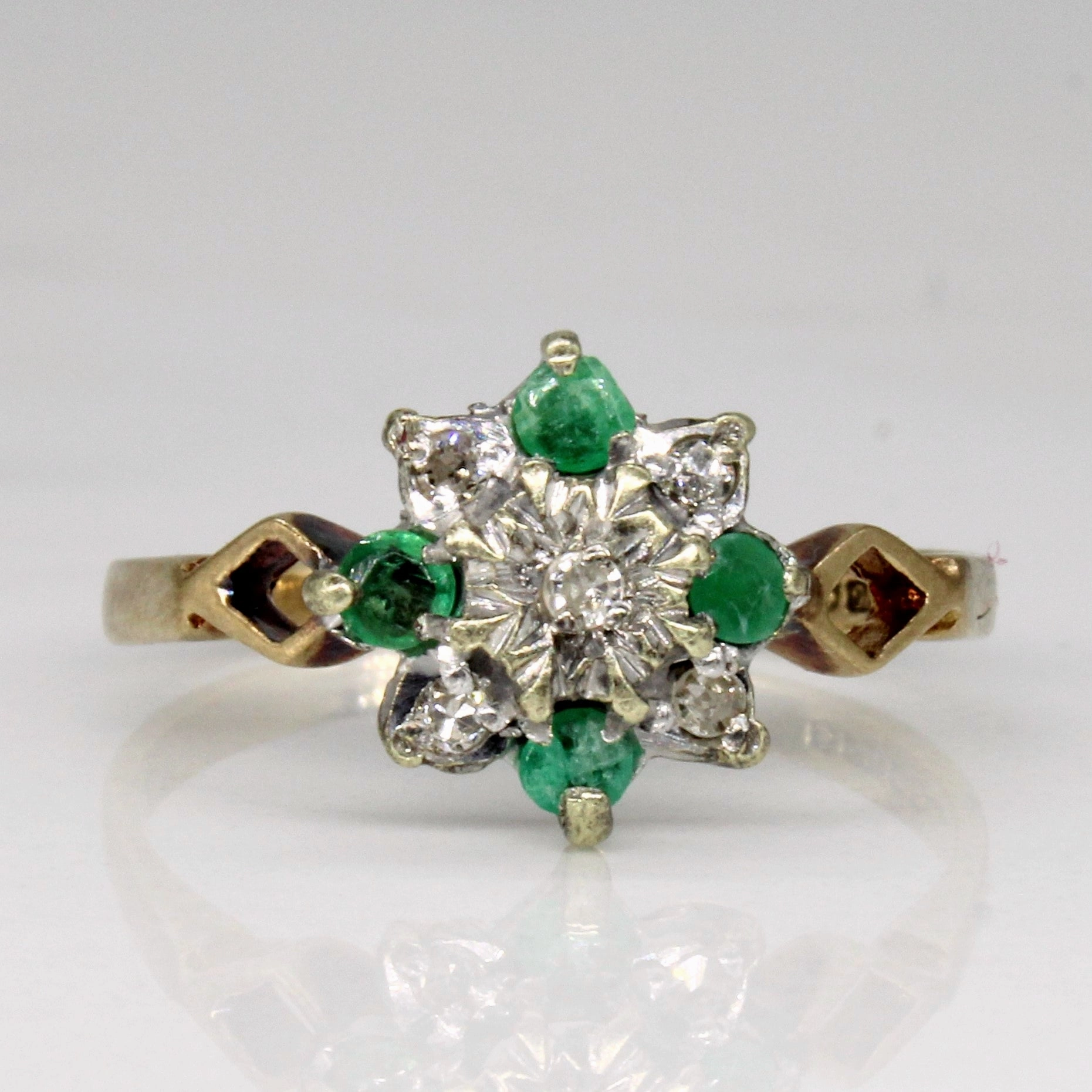 Effortless Glam Sparkling Shine 1981 Sheffield Hallmarked Emerald & Diamond Ring | 0.12ctw, 0.04ctw | SZ 6.75 |