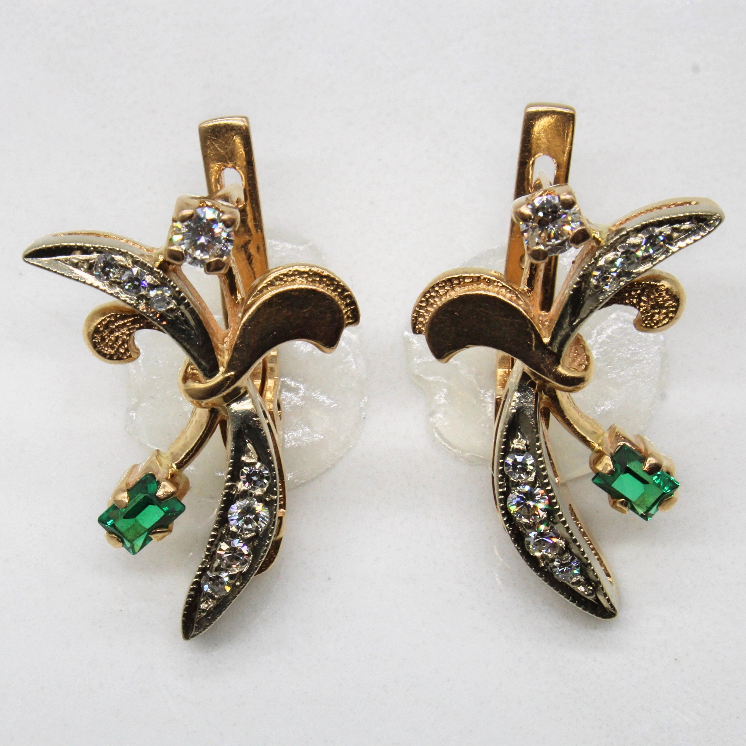 Luxury Pick Beauty Fit 1930s Diamond & Synthetic Emerald Earrings | 0.20ctw, 0.20ctw |