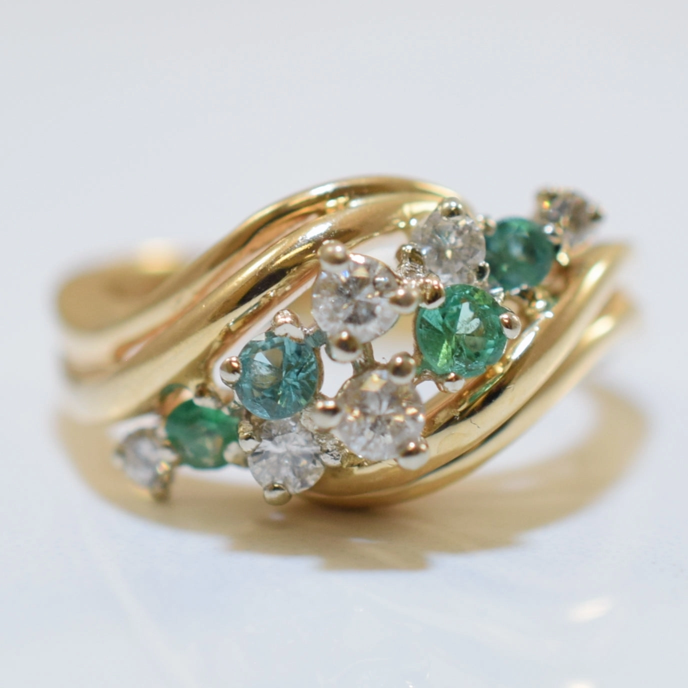Luxe Design Emerald & Diamond Ring | 0.25ctw, 0.28ctw | SZ 6.5 |