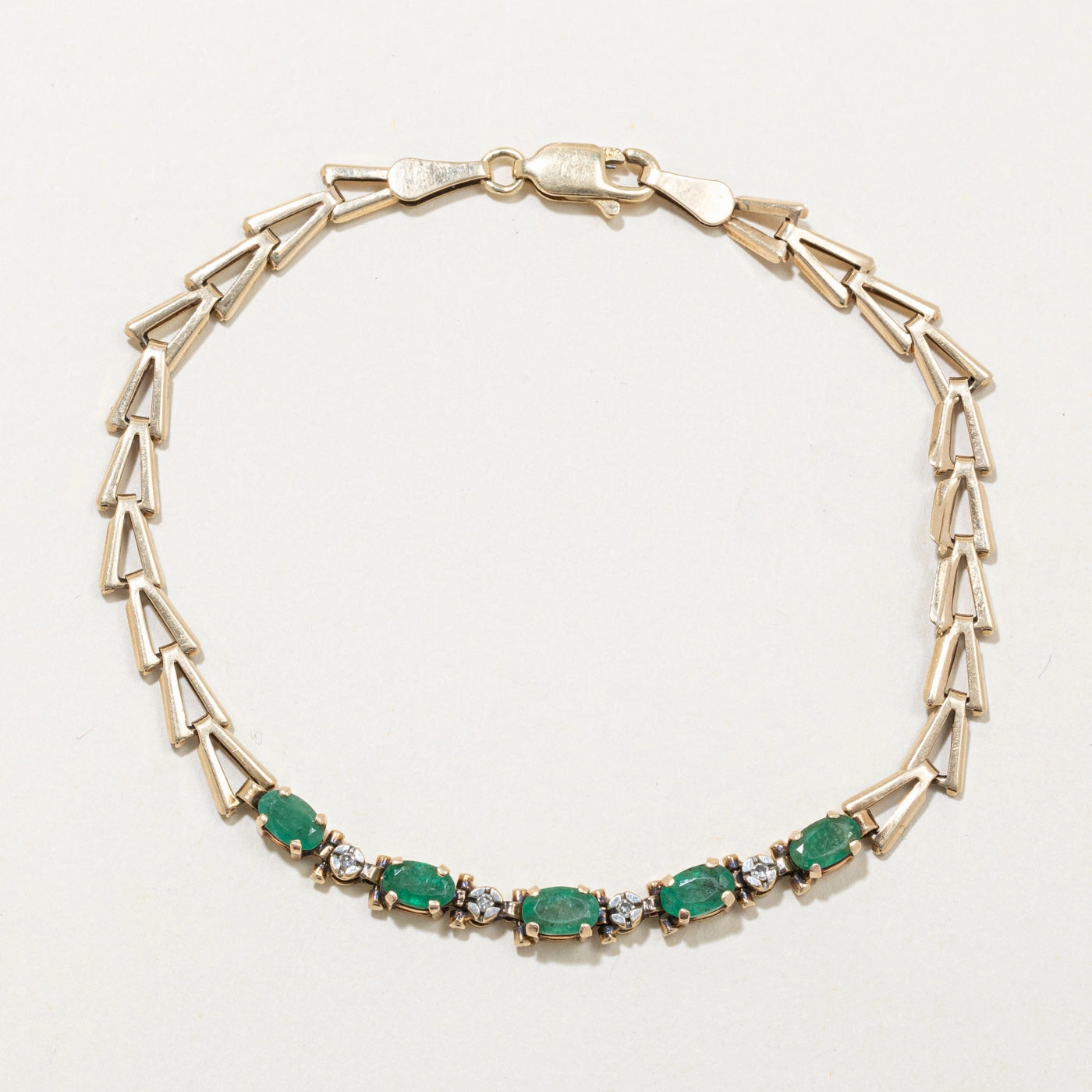 Emerald & Diamond Bracelet | 0.85ctw, 0.04ctw | 7" | Timeless Set Sophisticated Jewelry Pieces