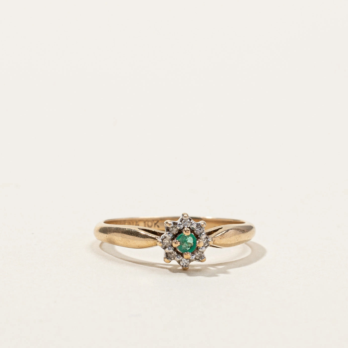 Emerald & Diamond Cocktail Ring | 0.05ctw | 0.04ctw | SZ 6.25 | Flawless Accent
