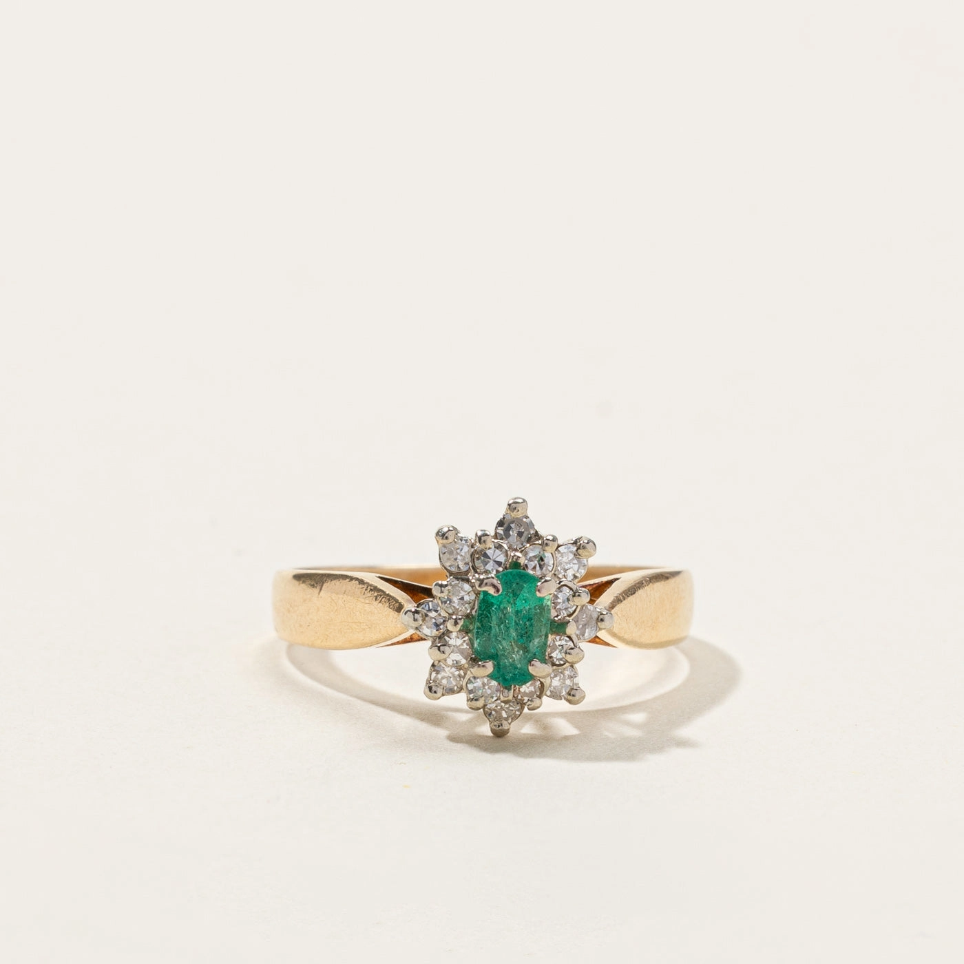 Unique Glow Vibrant Jewelry Design Emerald & Diamond Cocktail Ring | 0.16ct | 0.12ctw | SZ 5.75 |