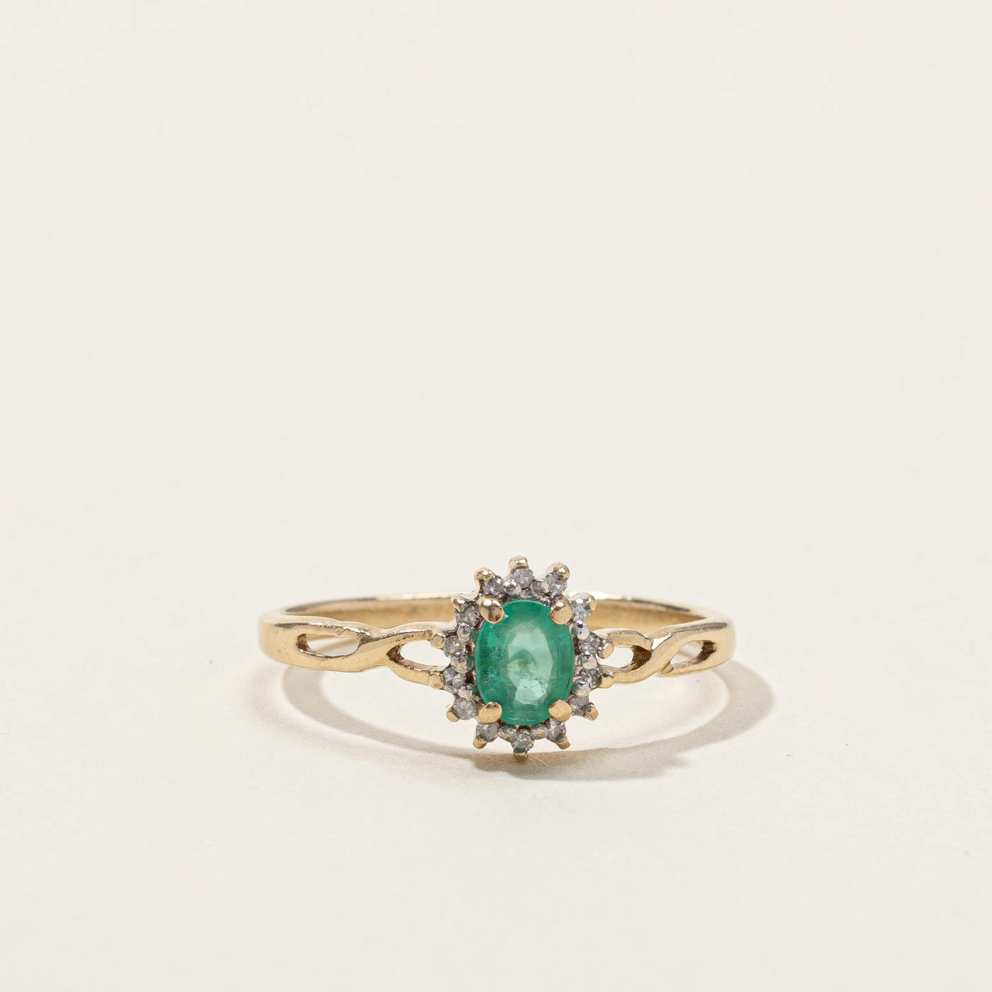 Emerald & Diamond Cocktail Ring | 0.25ct | 0.05ctw | SZ 7 | Timeless Layer Glamorous Jewelry