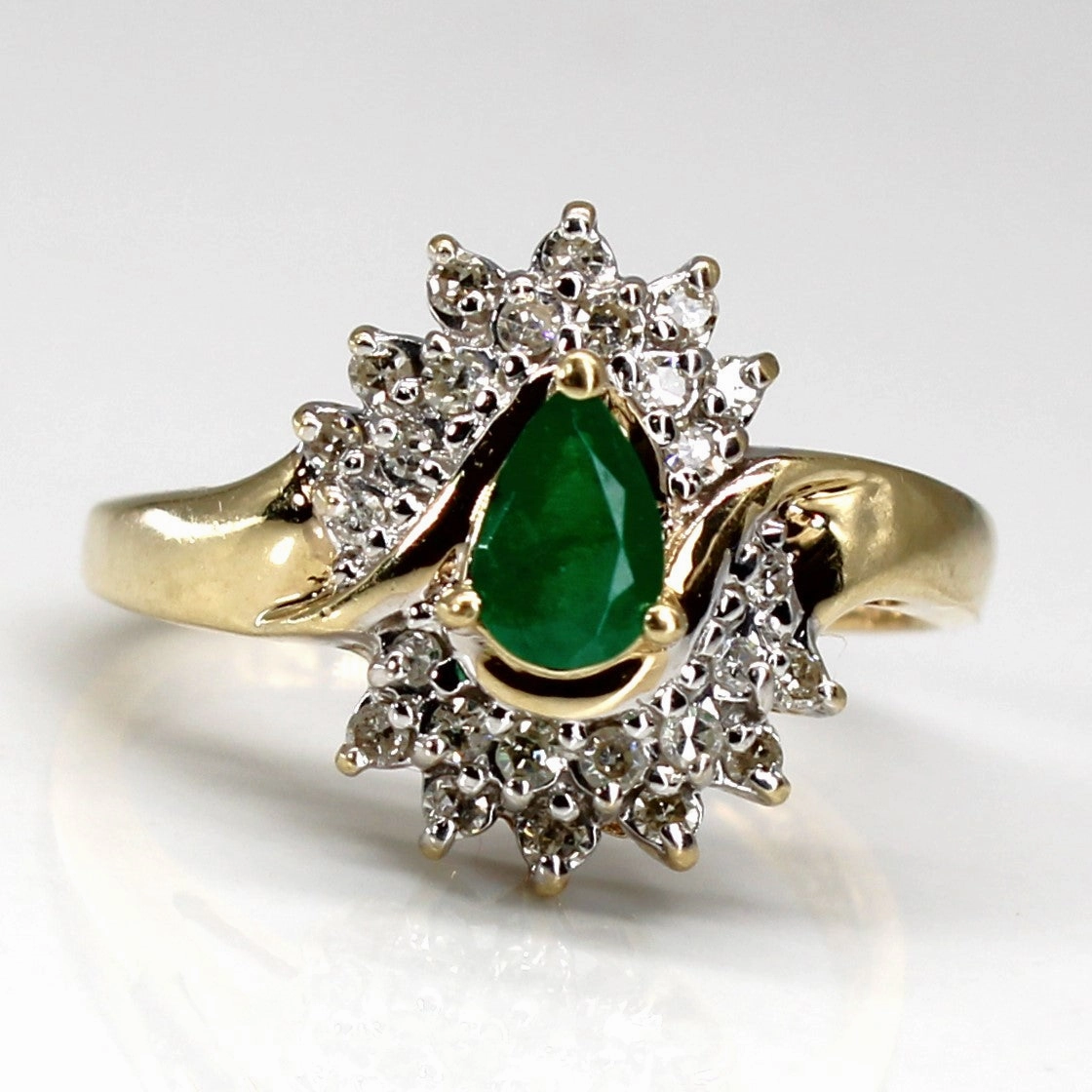 Emerald & Diamond Cocktail Ring | 0.25ct | 0.26ctw | SZ 7 | Easy Style Shining Detail