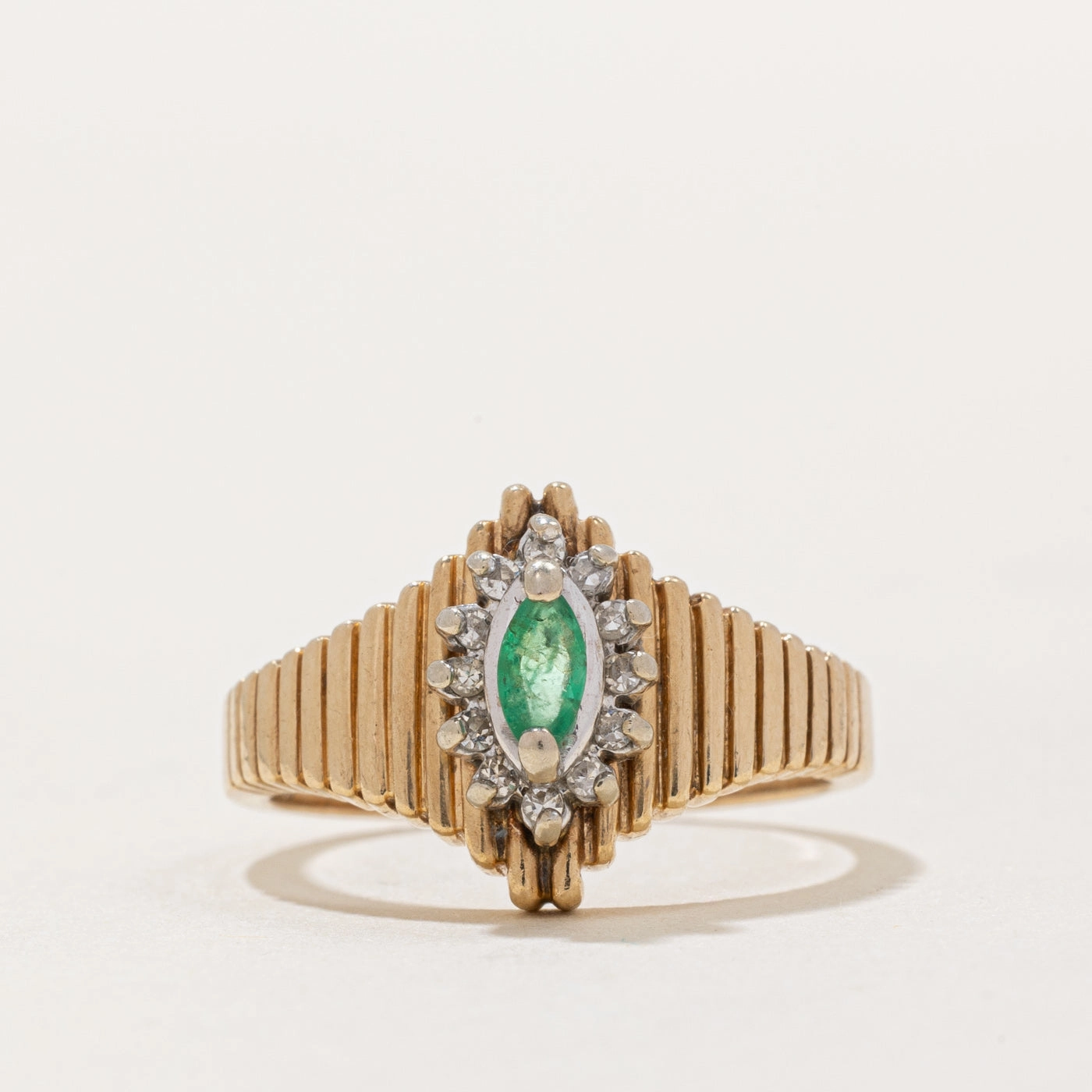 Festive Outfit Emerald & Diamond Halo Fluted Tapered Ring | 0.08ct, 0.06ctw | SZ 6.25 |