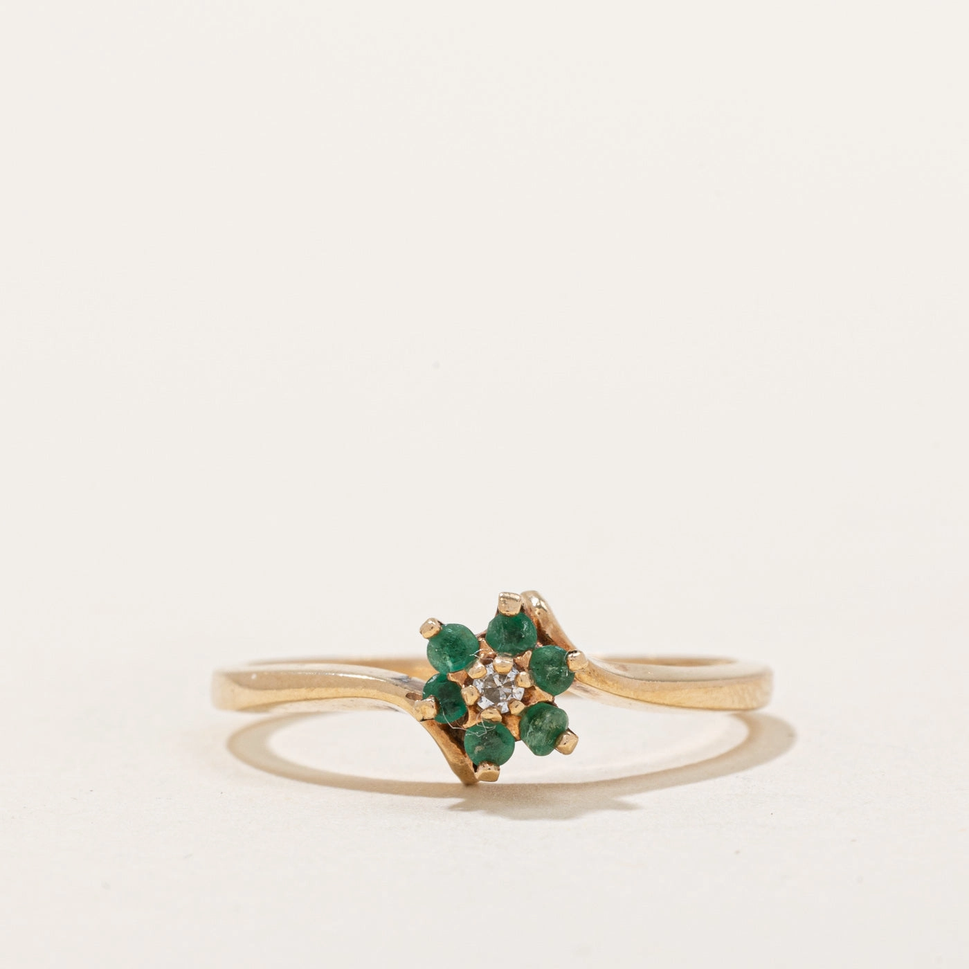 Refined Charm Emerald & Diamond Ring | 0.10ctw, 0.02ct | SZ 6.75 |