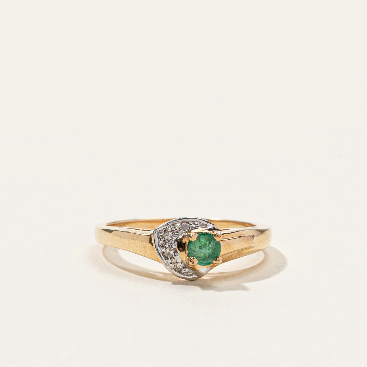 Emerald & Diamond Ring | 0.12ct | 0.04ctw | SZ 6 | Shining Feature