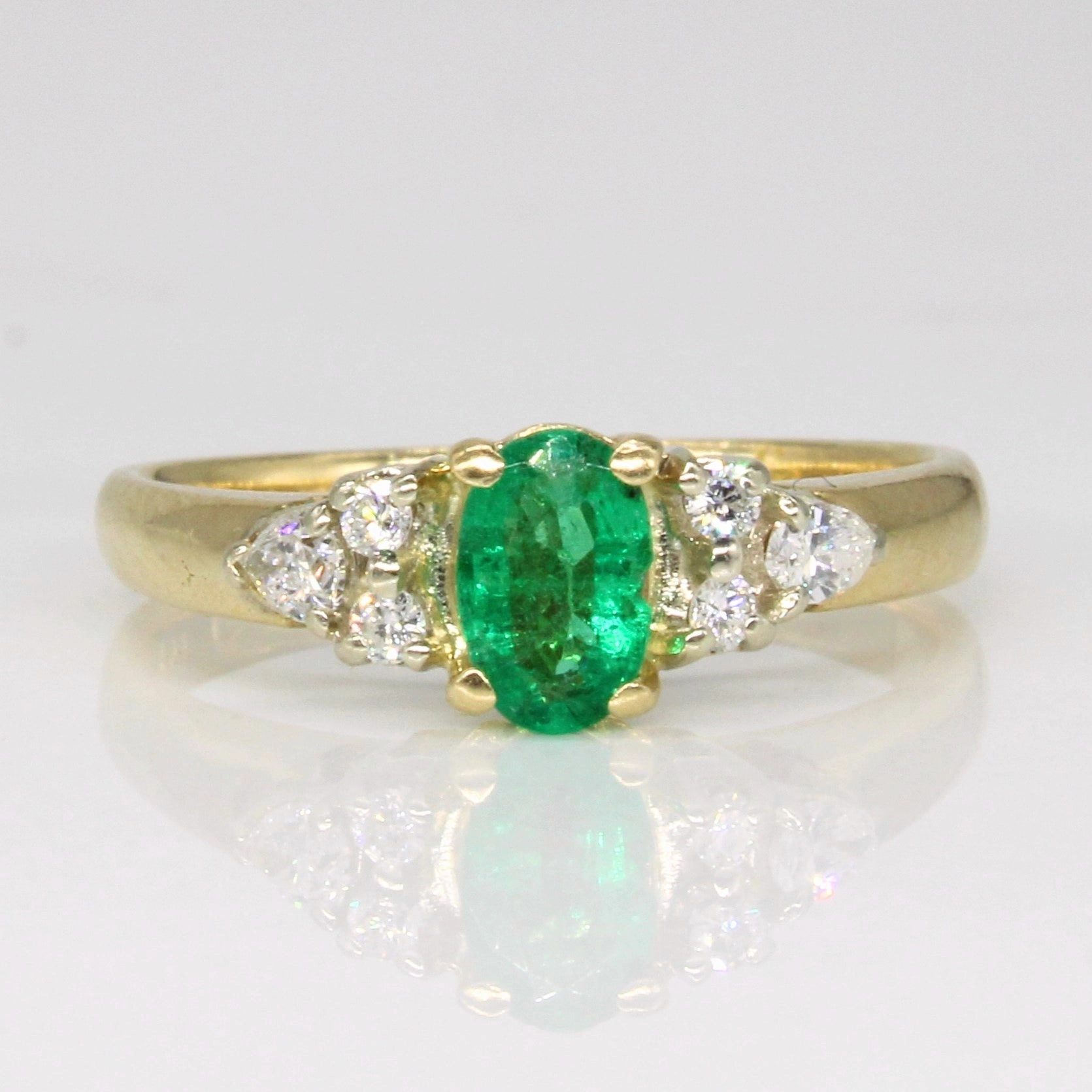 Emerald & Diamond Ring | 0.30ct, 0.21ctw | SZ 5.75 | date night look