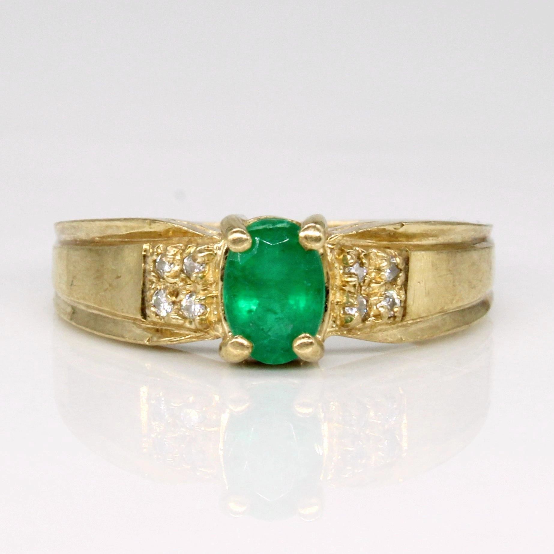 Feminine Glow Glamorous Jewelry Emerald & Diamond Ring | 0.35ct, 0.04ctw | SZ 6.25 |